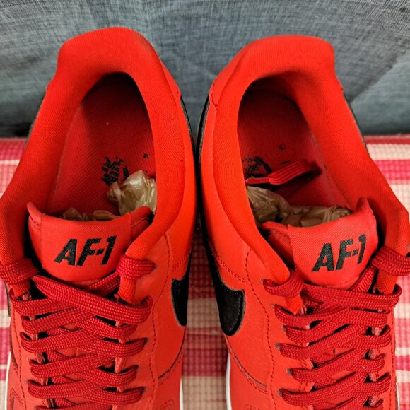 Size 8.5 Nike Air Force 1 NBA University Red Black Statement Game Men's - Picture 10 of 13